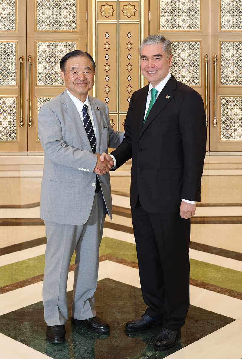 The National Leader of the Turkmen people, Chairman of the Halk Maslahaty of Turkmenistan met with the Chairman of the Japanese-Turkmen Inter-Parliamentary friendship group